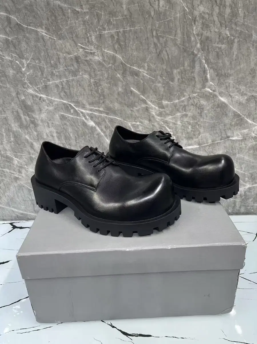 Balenciaga남성용 키 증가 가죽 신발 사이즈 42