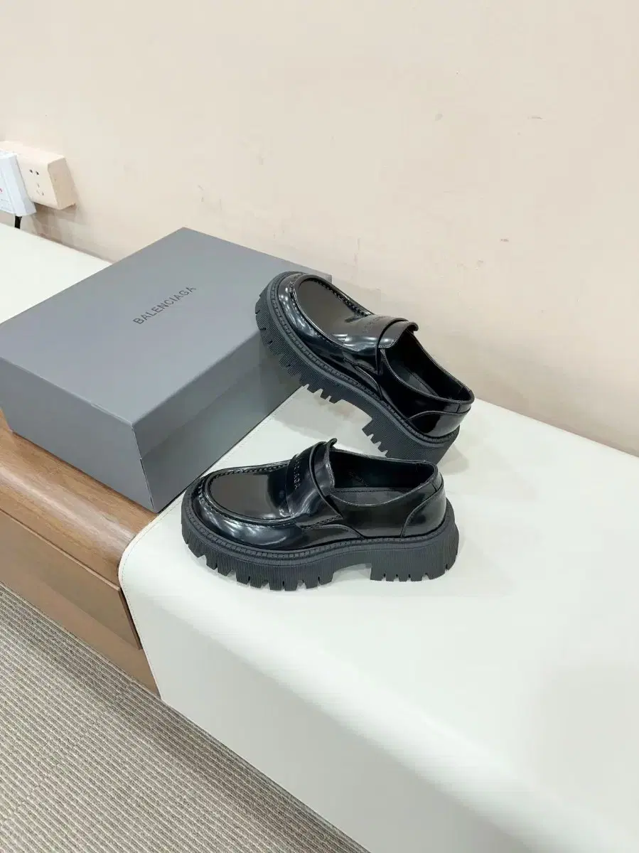 Balenciaga여성의 신장을 높이는 가죽 신발사이즈 38