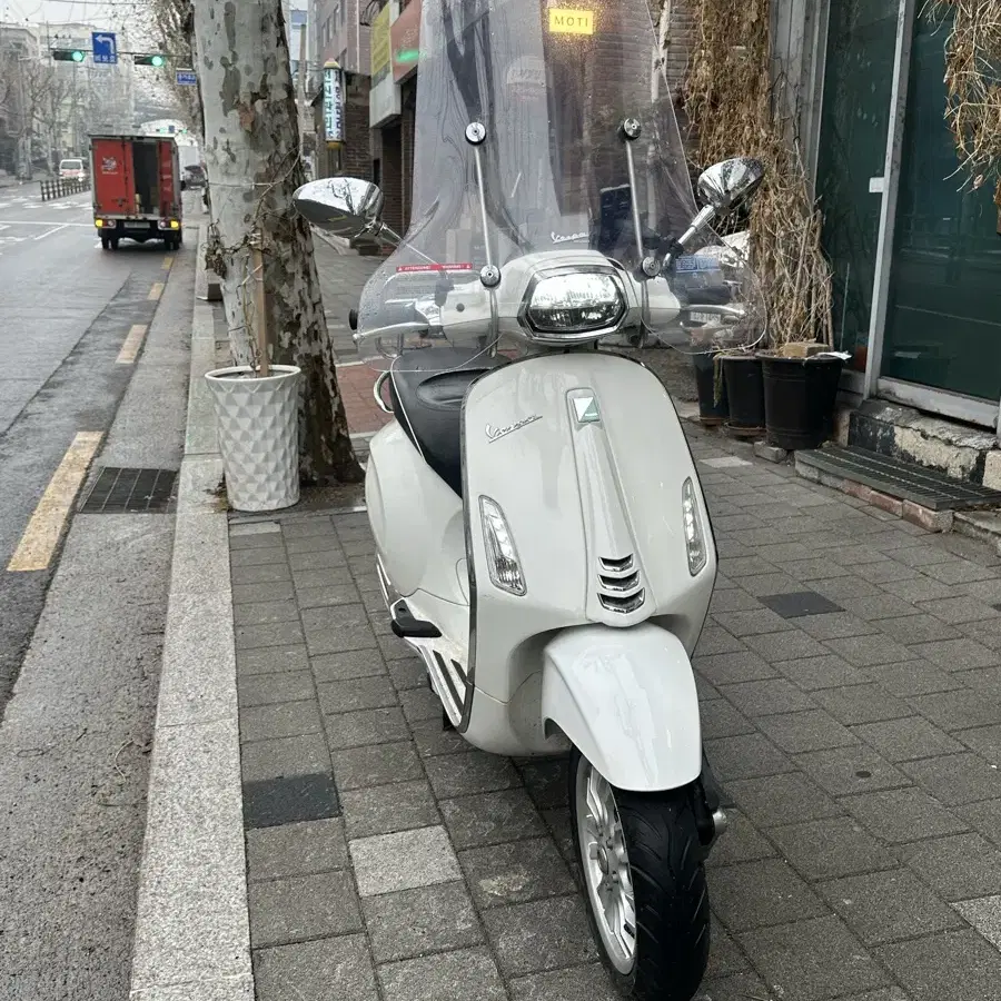 베스파 스프린트 125 ABS 13,500km