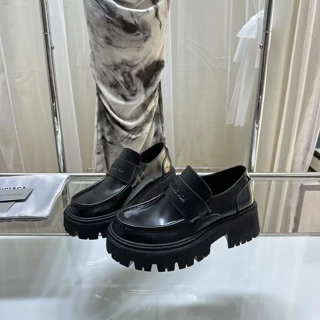 Balenciaga여성의 신장을 높이는 가죽 신발 사이즈 37