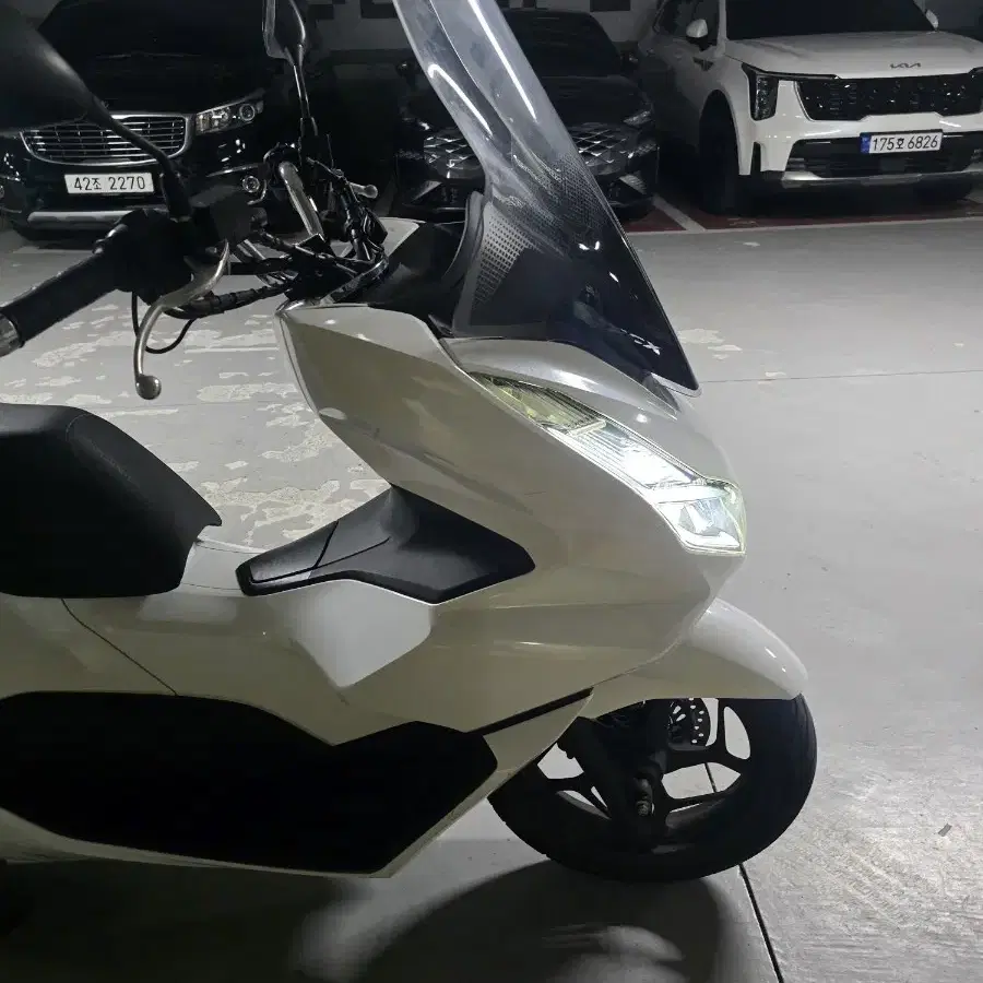 22년 pcx125ABS 2만2천K중고오토바이크루심알파엔맥스벤리존테스UH