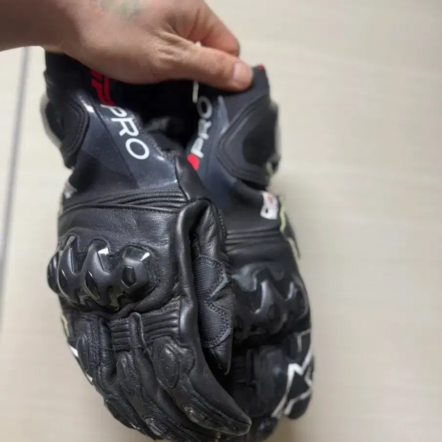 GP PRO V4 GLOVES - BLACK 알파인스타 롱글러브