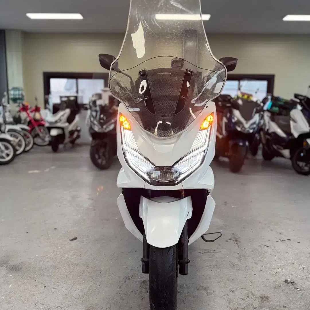 혼다 PCX125 ABS 22년형 6만Km 판매합니다