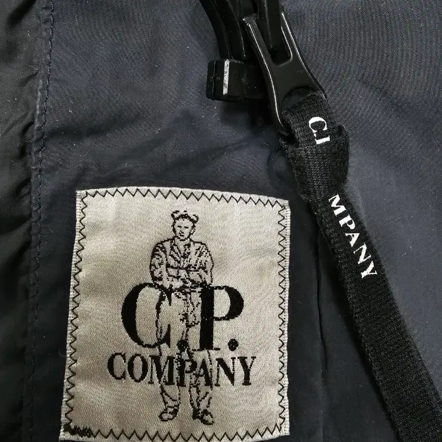 CP COMPANY CP컴퍼니 내피 탈부착 후드 코트 자켓 / 남 105