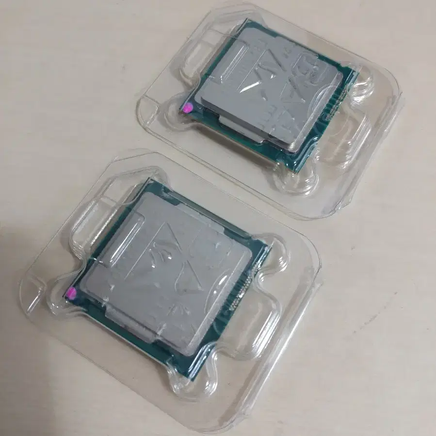 2개 i7 10700kf cpu 2개 합쳐서 판매