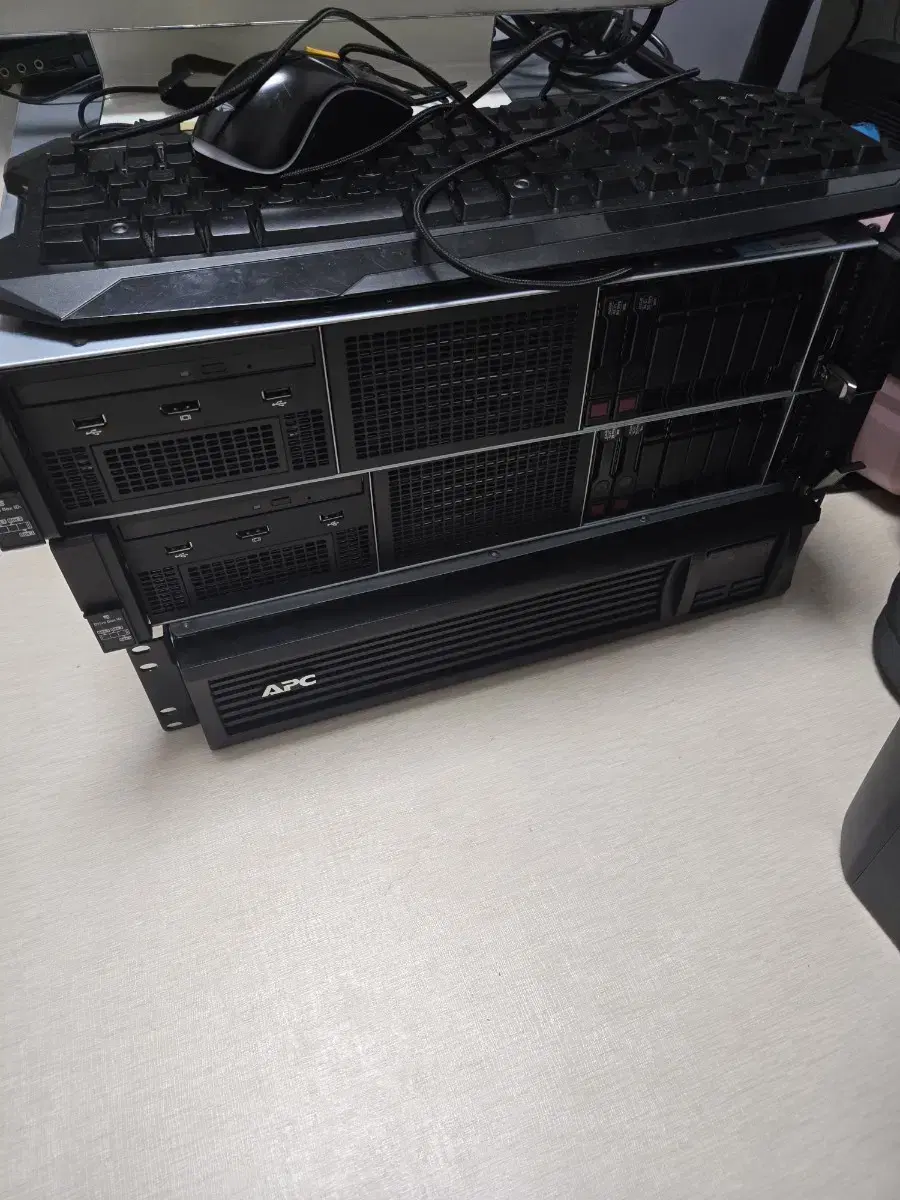 hpe proliant dl380 gen10, apc ups 펍니다