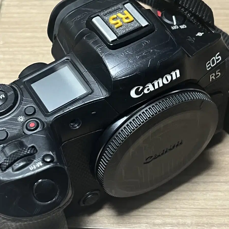 캐논 EOS R5 바디 + 배터리 그립 + 배터리4개