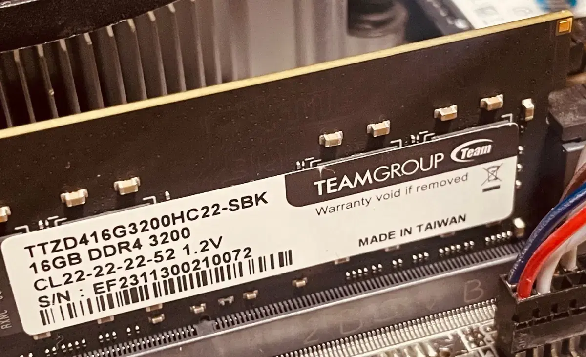 팀그룹 DDR4 3200 16기가