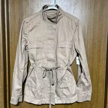 갭 베이지 밀리터리 자켓 미사용