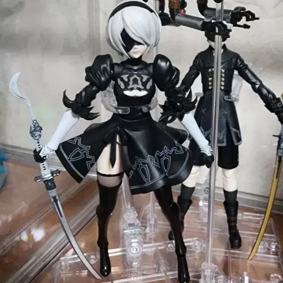 SHF 피규어 2B 팝니다.