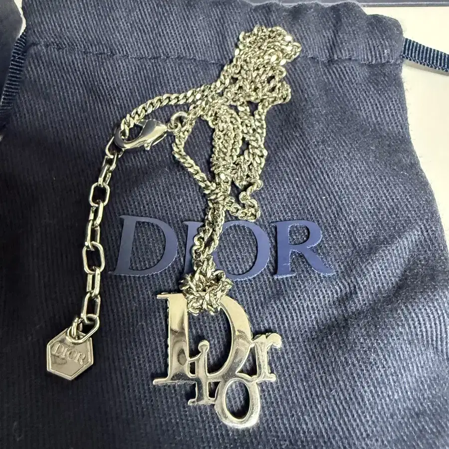 디올 오블리크 팬던트 dior Oblique 팬던트