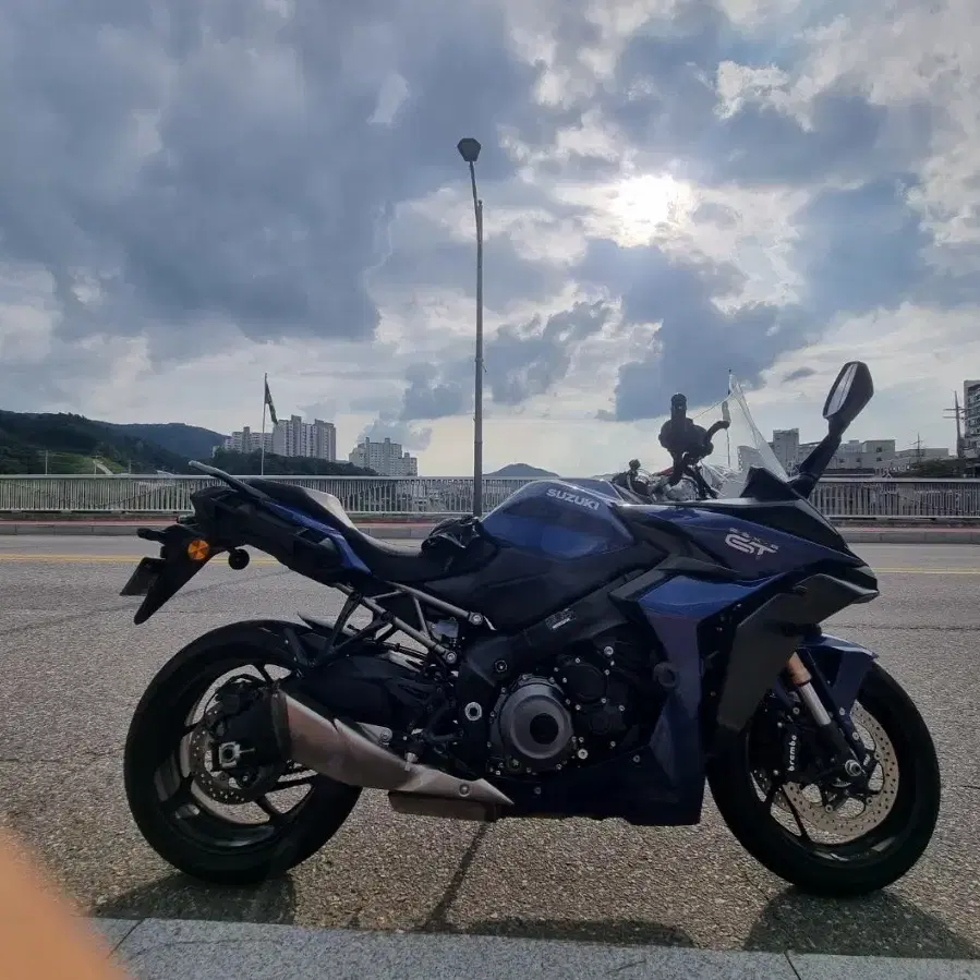 스즈끼 s1000gt