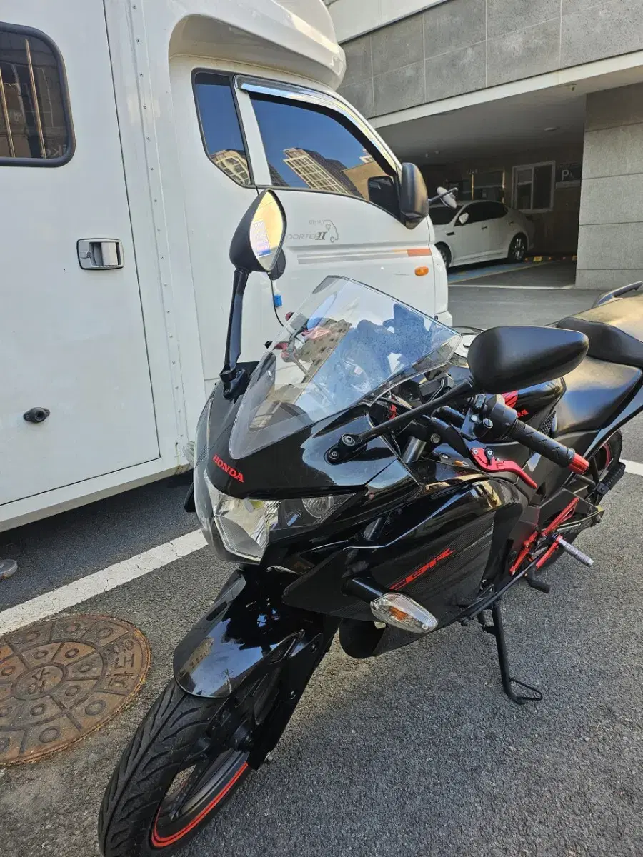 혼다 CBR125R 블랙 팔아요