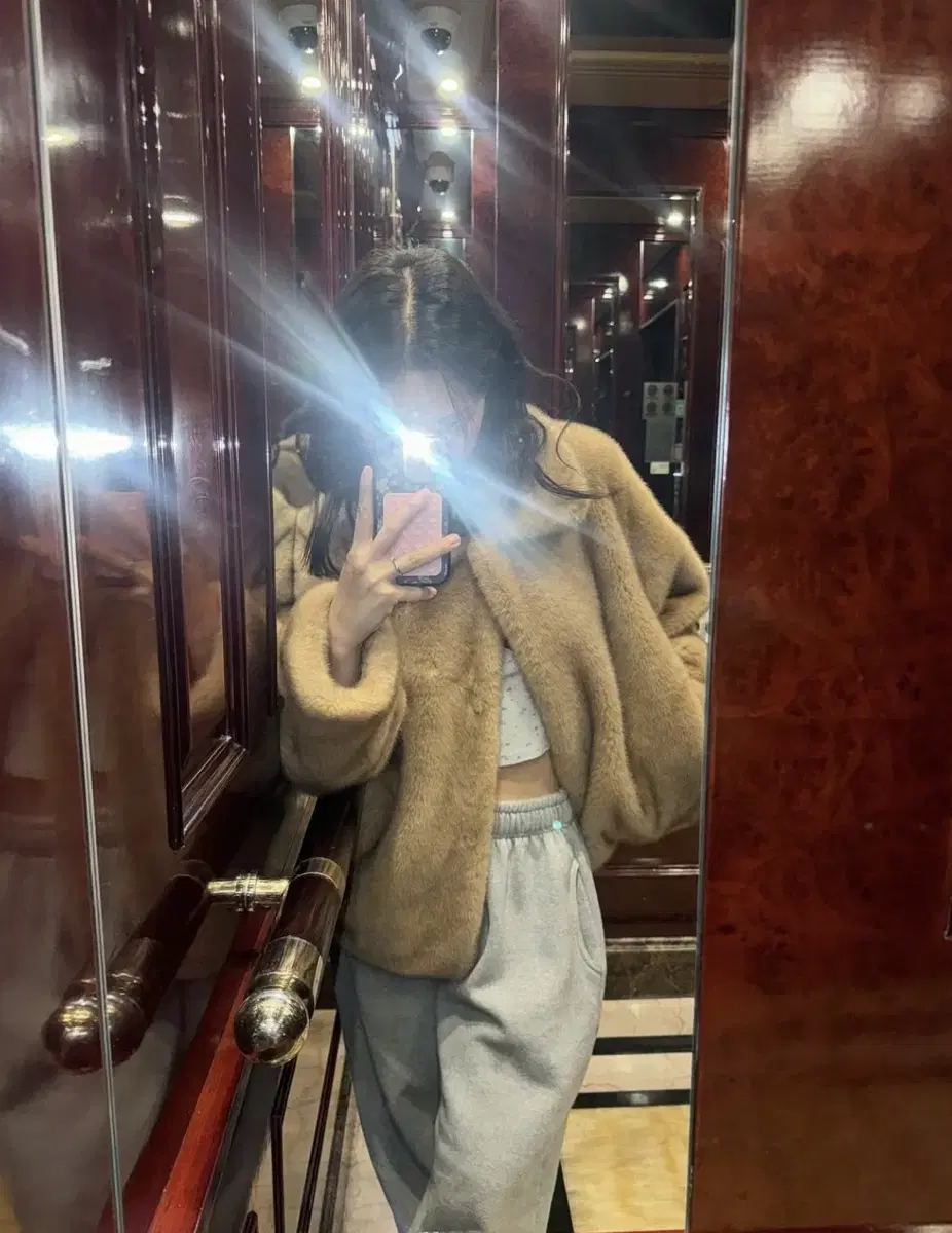 위드아웃썸머 퍼자켓 alone fur jacket