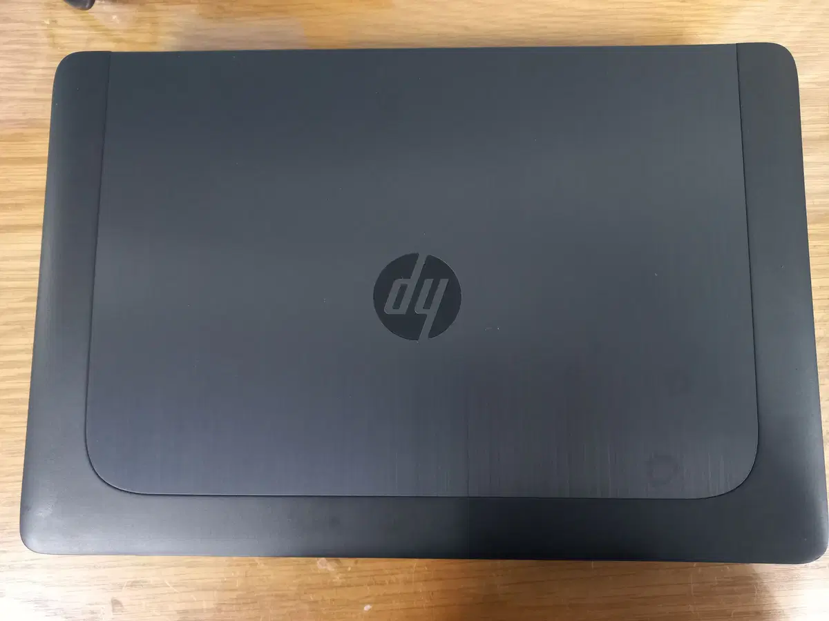 HP Z북 15U G2(I7-5600U,16G,256G(SSD)+1TB)