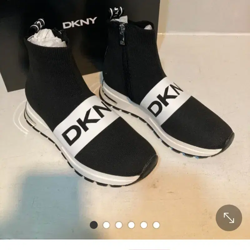 DKNY여성하이탑스니커즈