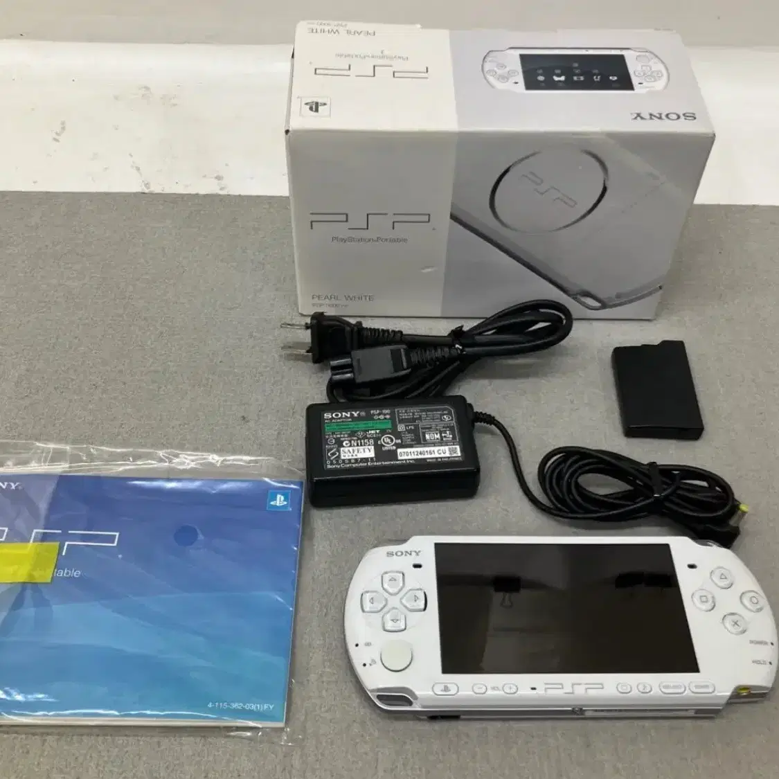 psp3000 화이트 펄 기기 판매합니다