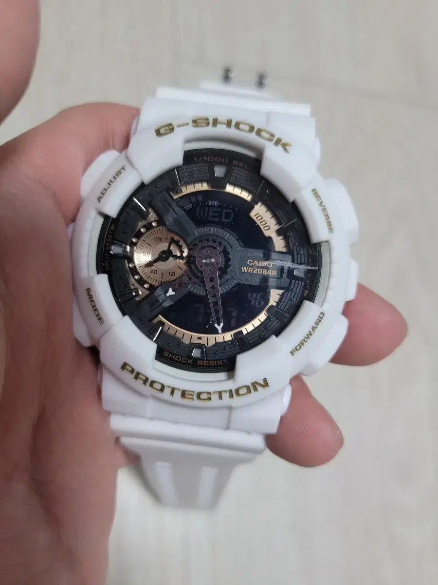 G-SHOCK BIG FACE PLATINUM GOLD GA-110