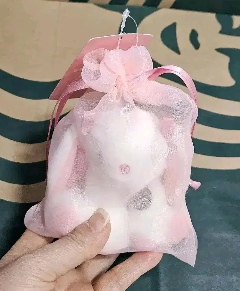 Sealed) Starbucks Valentine's Day MD Sweetie Fluffy Bunny Key Chain