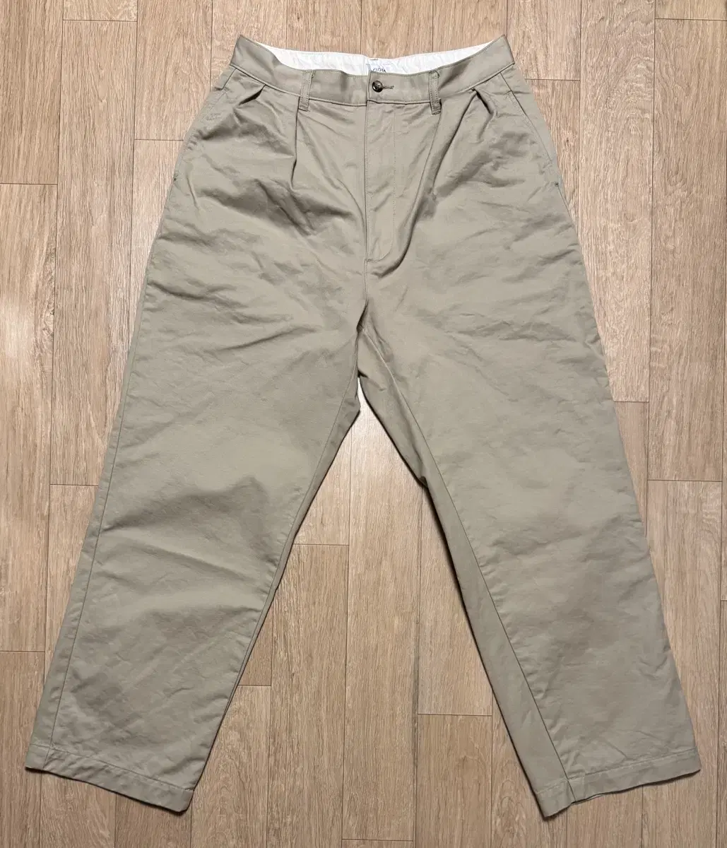 시오타 new 2 tuck chino pants, 베이지 4사이즈