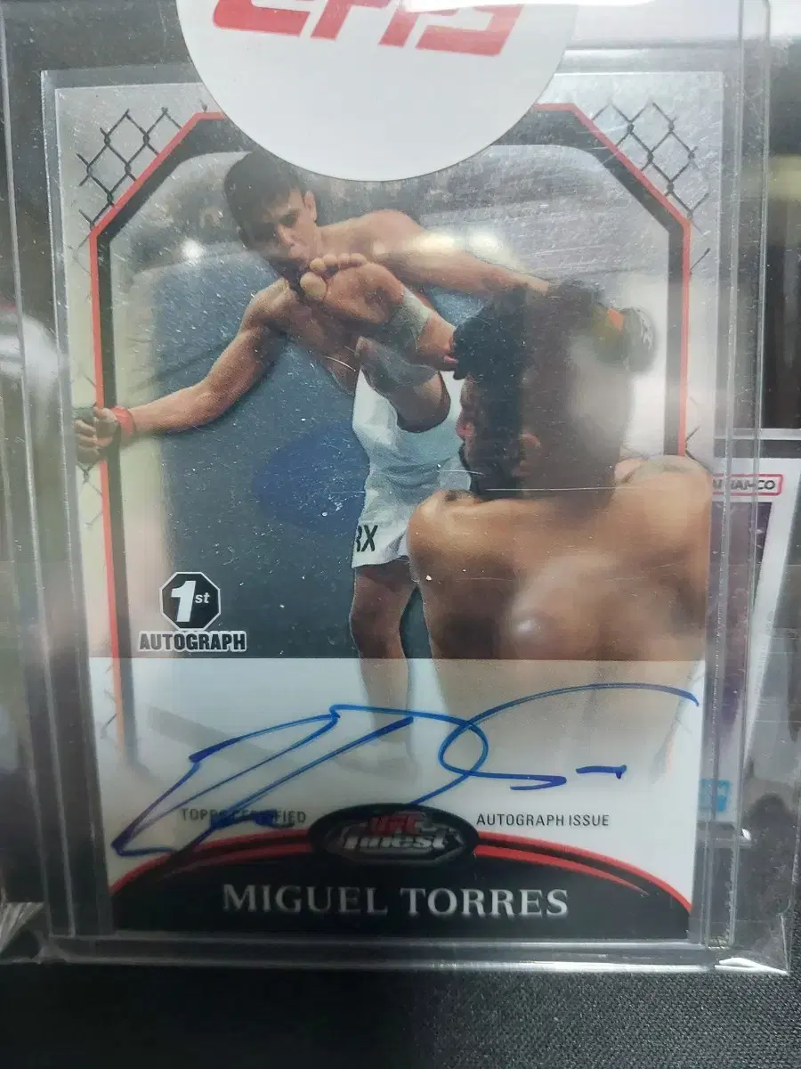 2011 TOPPS UFC 미구엘 토레스 1St 루키 오토 카드