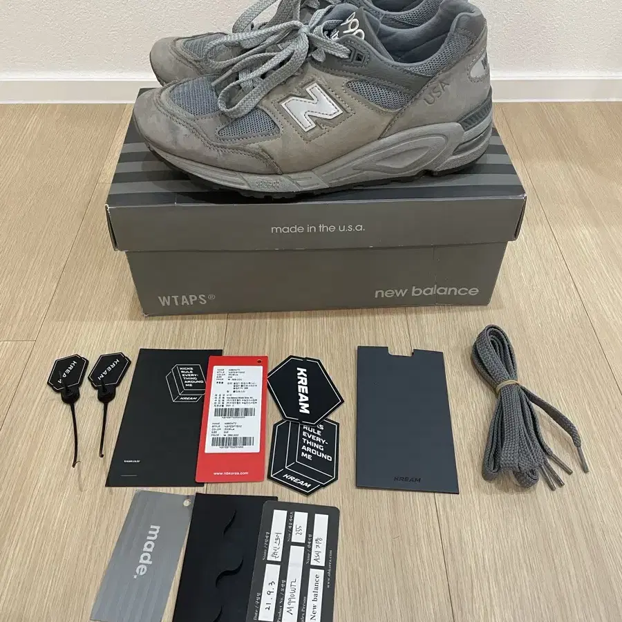 뉴발란스 x wtaps m990v2 255