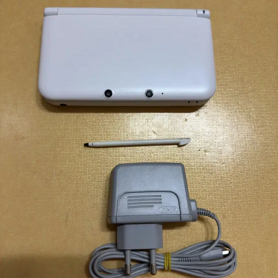 닌텐도 3DS XL 판매합니다.