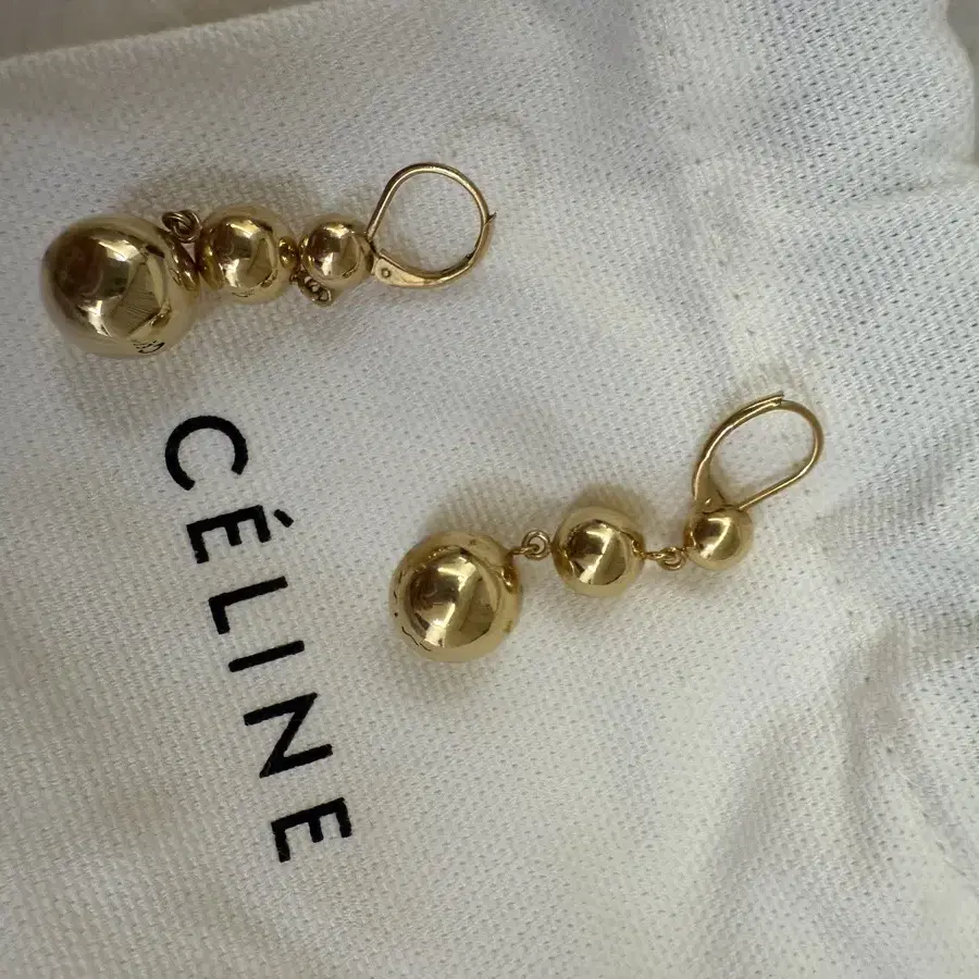 celine dot gold earrings 올드셀린 골드 드롭 이어링