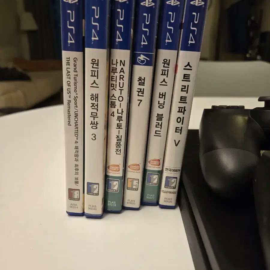 플스4(PS4)500G 팝니다+게임6개포함