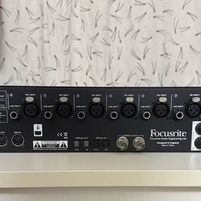 Focusrite Clarett 8preX Thunderbolt 박스풀