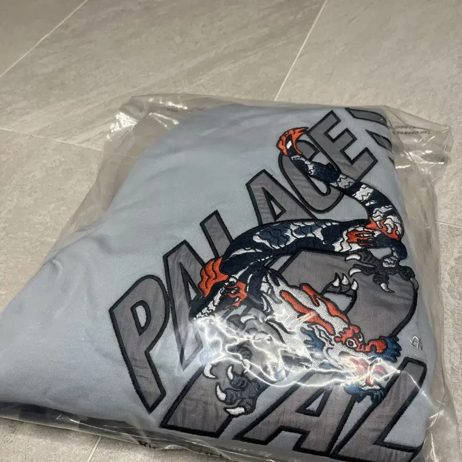 Palace Dragon P-3 Hood Gray L-사이즈