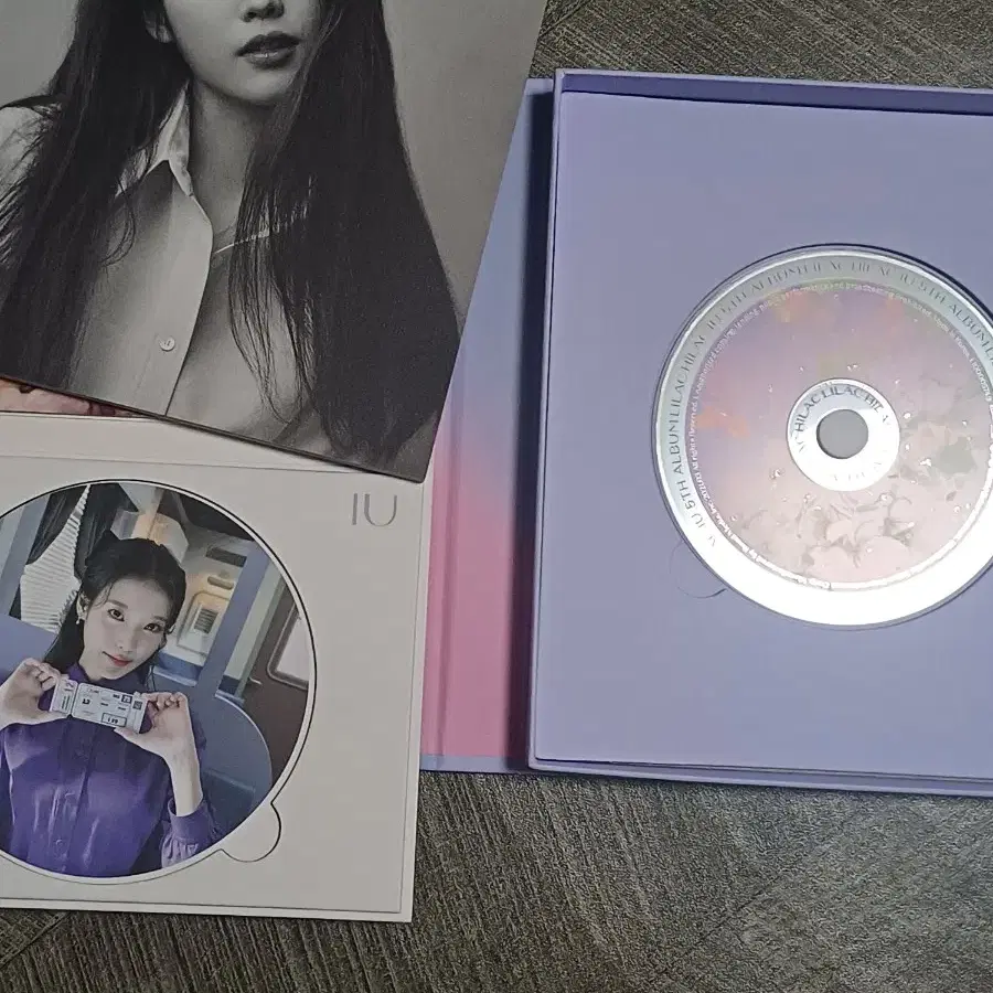 아이유 하일락(HILAC) cd 앨범 양도 (네고 가능)