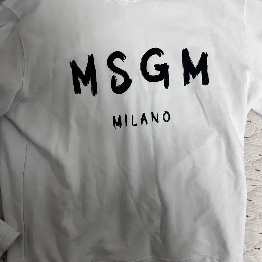 msgm 브러쉬드 맨투맨 L