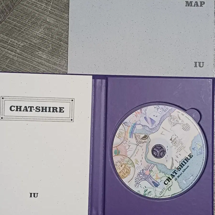 아이유 챗셔(chat shire) cd 앨범 양도 (네고 가능)