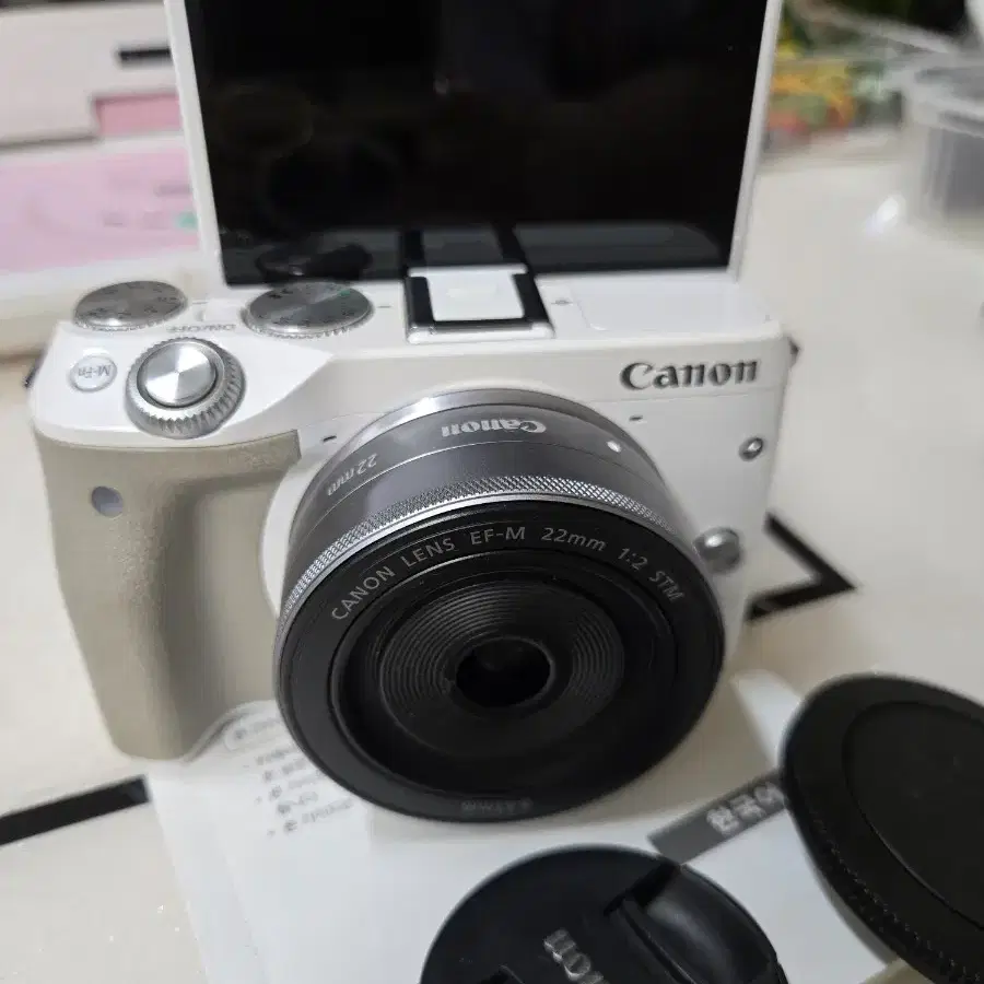 캐논 EOS M3