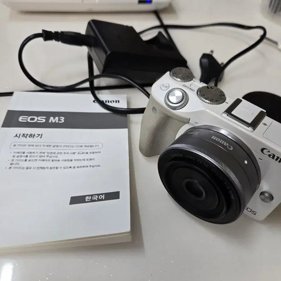 캐논 EOS M3