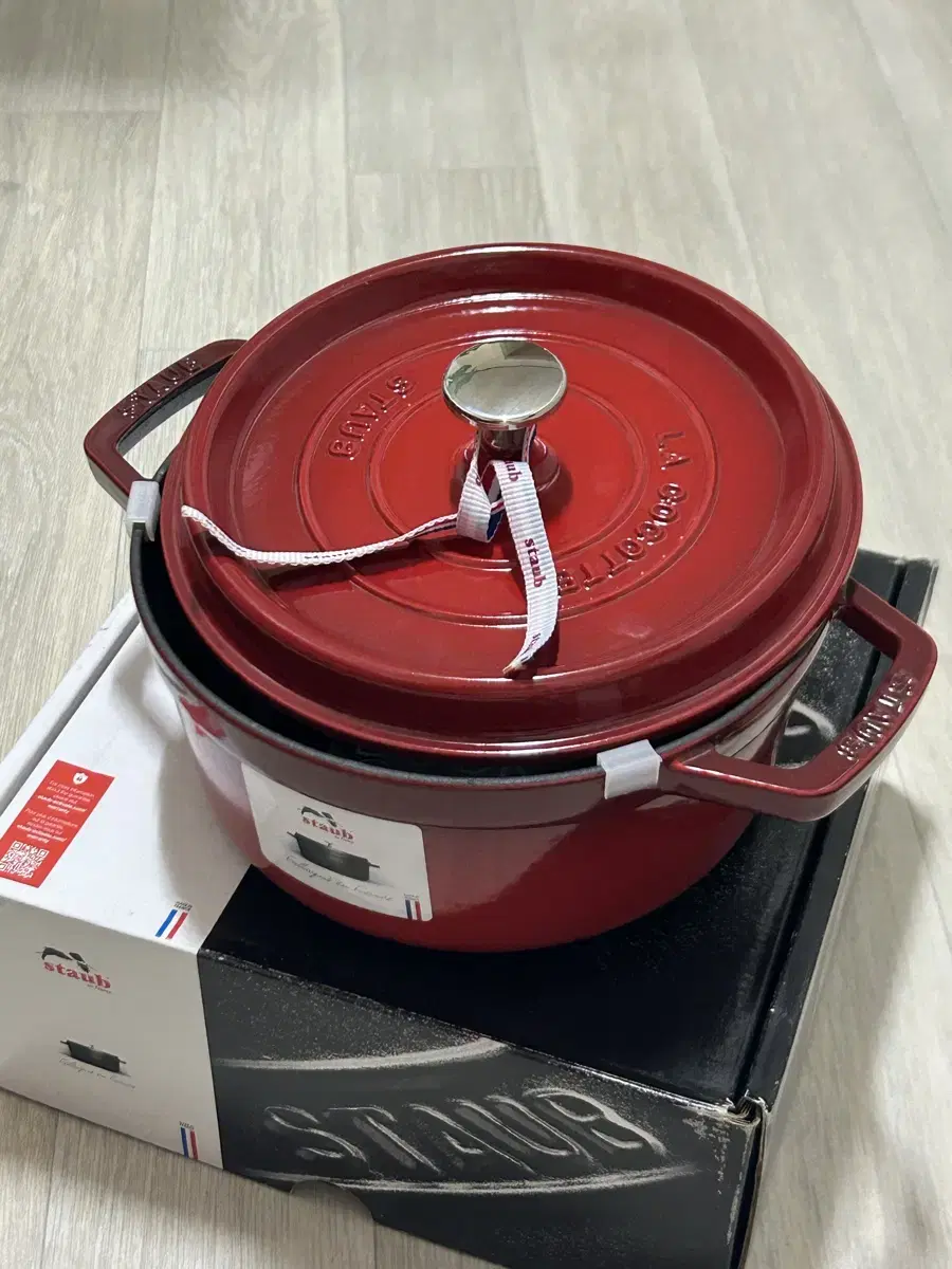 스타우브 (Staub) 원형 꼬꼬떼 체리 22cm