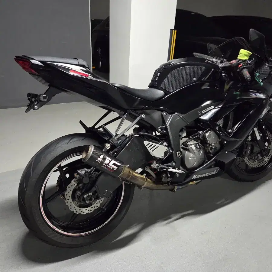 가와사키 ZX-6R 순정 제치카울 SC풀 팝니다