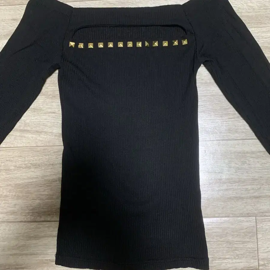 베이비메탈클럽 베메클 Gold studs top 스터드 탑 블랙 갸루