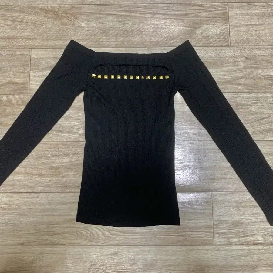 베이비메탈클럽 베메클 Gold studs top 스터드 탑 블랙 갸루