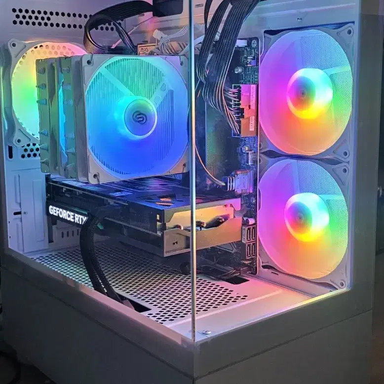 i7-13700 Rtx4070s 슈퍼 본체