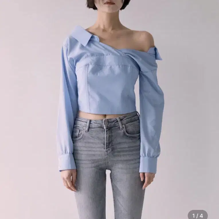 (권은비착용) 낫유어로즈 Ines shirts bustier (Blue)