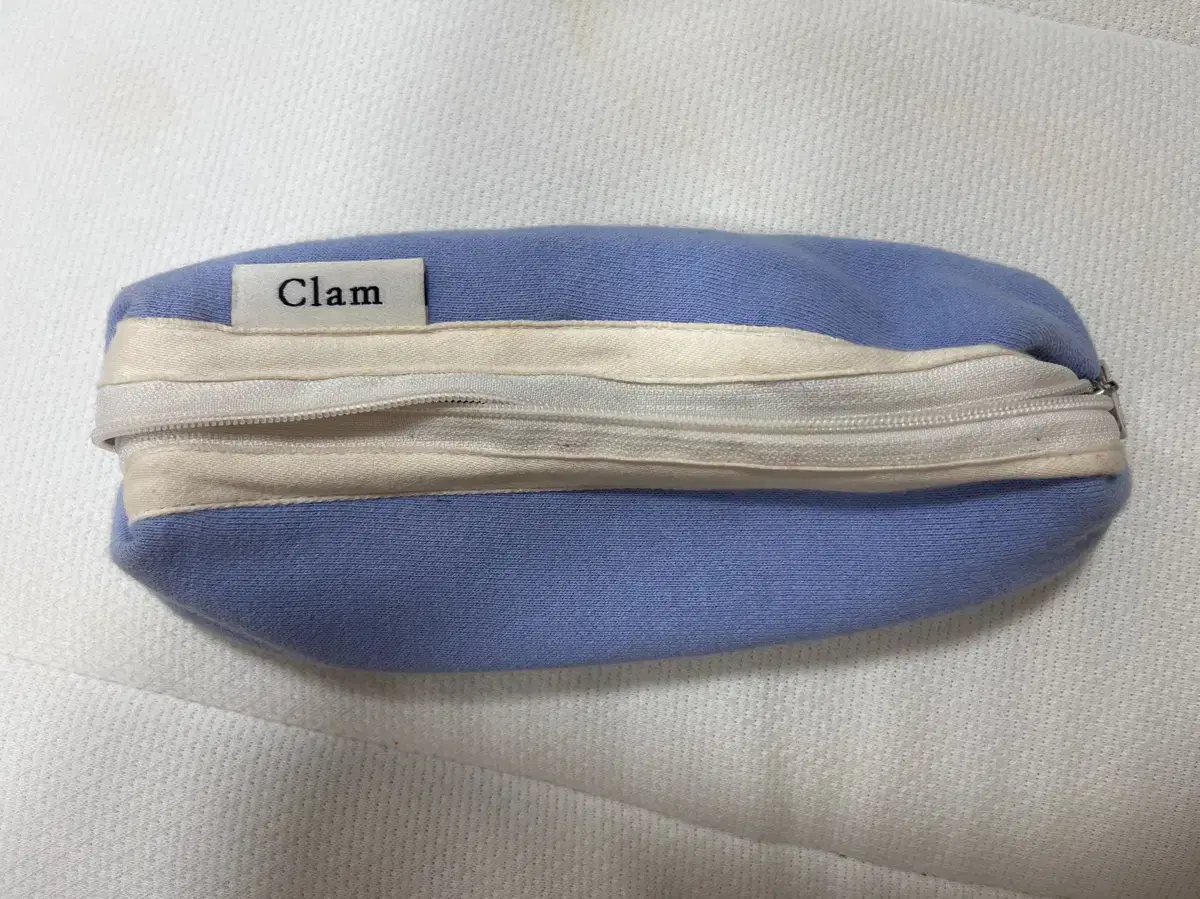 clam 필통