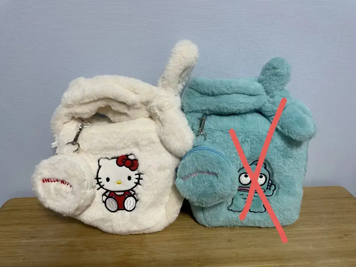 Individual) Hello Kitty Han Gyo-dong, Soft and Fluffy Crossbody Bag