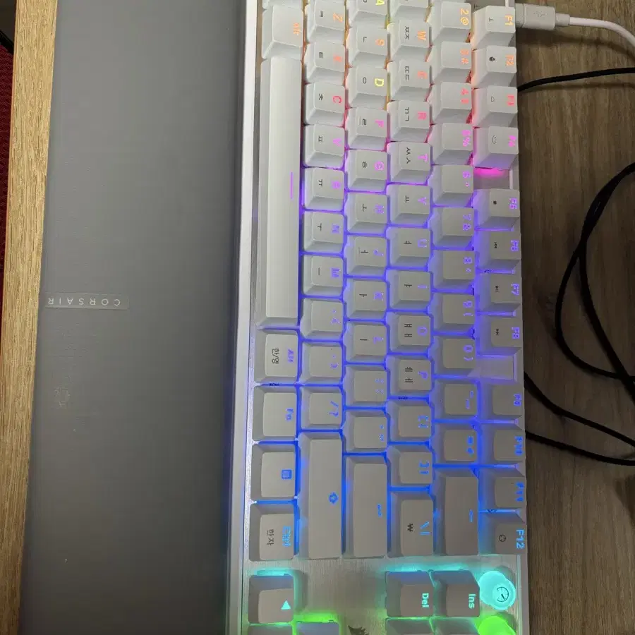 Corsair K70 PRO TKL 키보드 화이트 래피드트리거