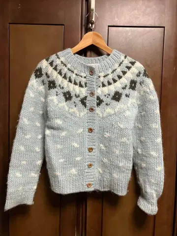 CHEVIGNON GIRL 앞 버튼 니트