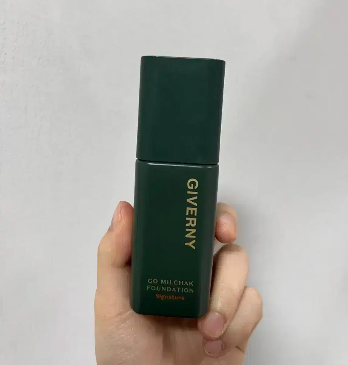 지베르니 고밀착 시그니처 파운데이션 30ml (17호 포슬린)