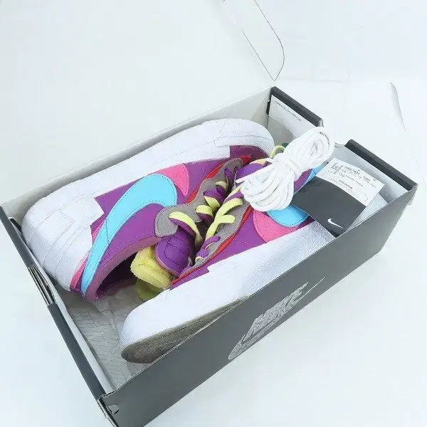 NIKE KAWS SACAI BLAZER LOW.상태좋은 중고제품 팝니다