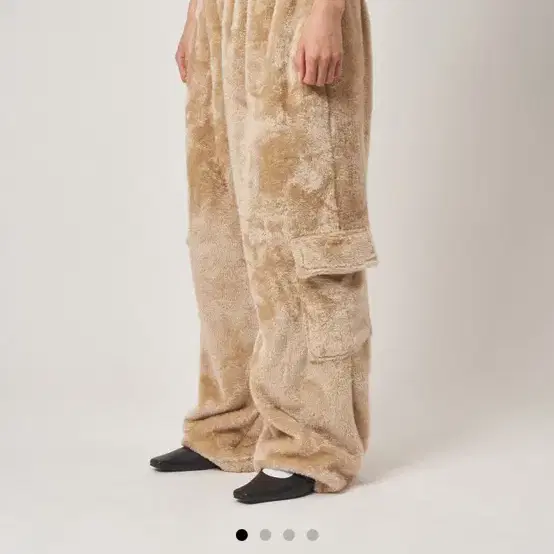 플리즈프로젝트 WIDE FUR TROUSERS, BEIGE