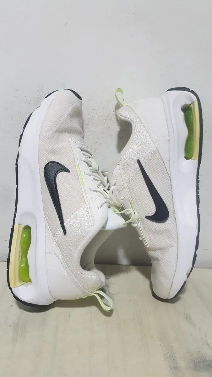 택포 265-270 최상 NIKE AIR-MAX 인터락 정품 쿠션 운동화